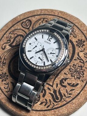 GUESS Silver-tone Women's Bracelet Watch with White Dial (needs battery)